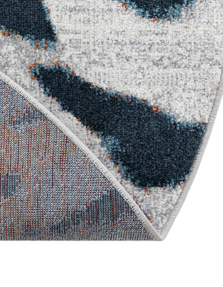 Detail image of 3' 3 x 3' 3 Kamala Washable Round Rug