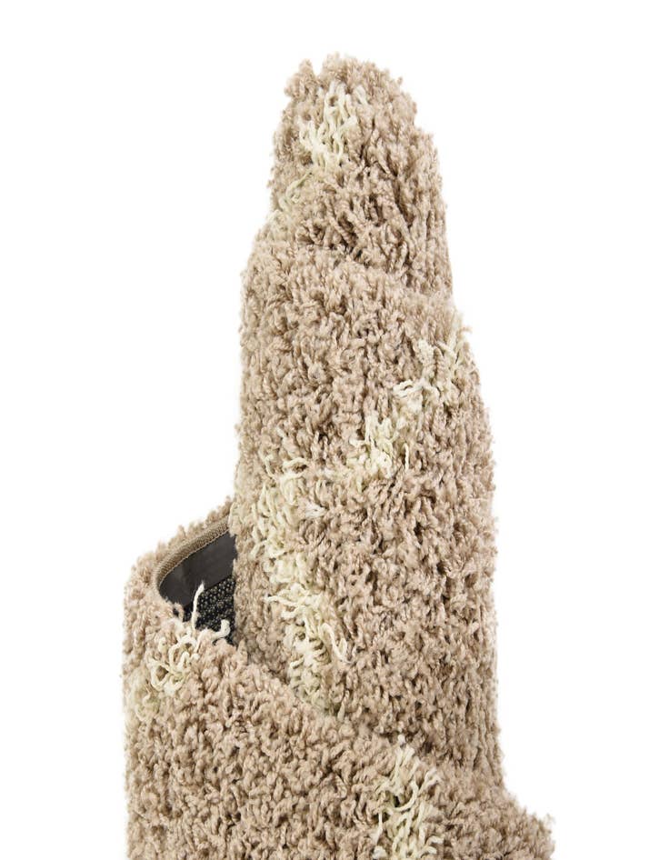 Detail image of 7' 10 x 7' 10 Lattice Shag Round Rug