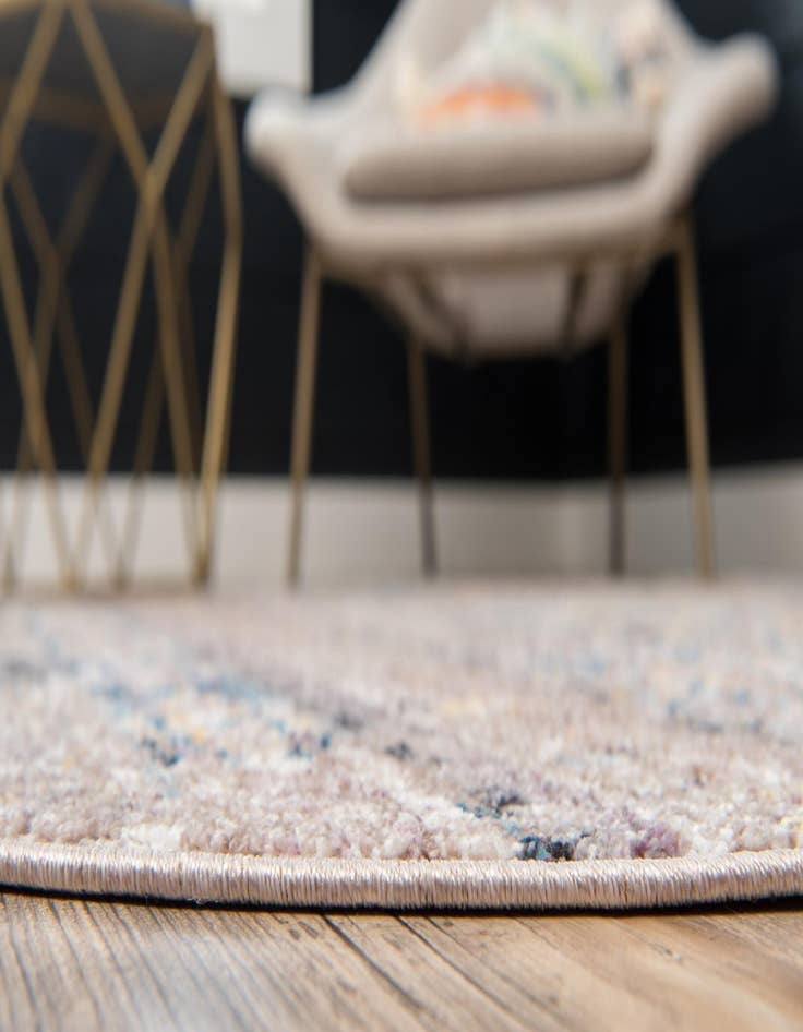 Detail image of 5' x 5' Madrid Round Rug