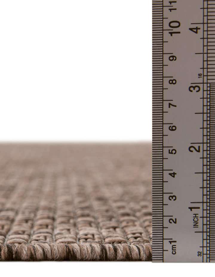 4' 1 x 4' 1 Easy-Clean Solid Indoor / Outdoor Round Rug