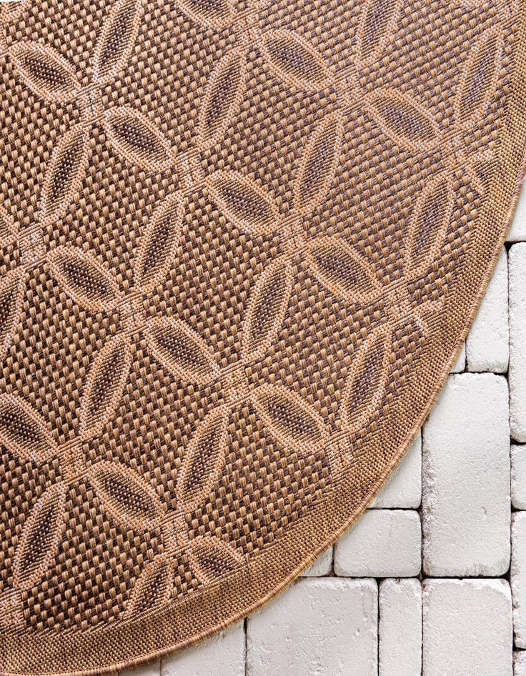 Detail image of 6' x 6'  Washable Trellis Indoor / Outdoor Round Rug