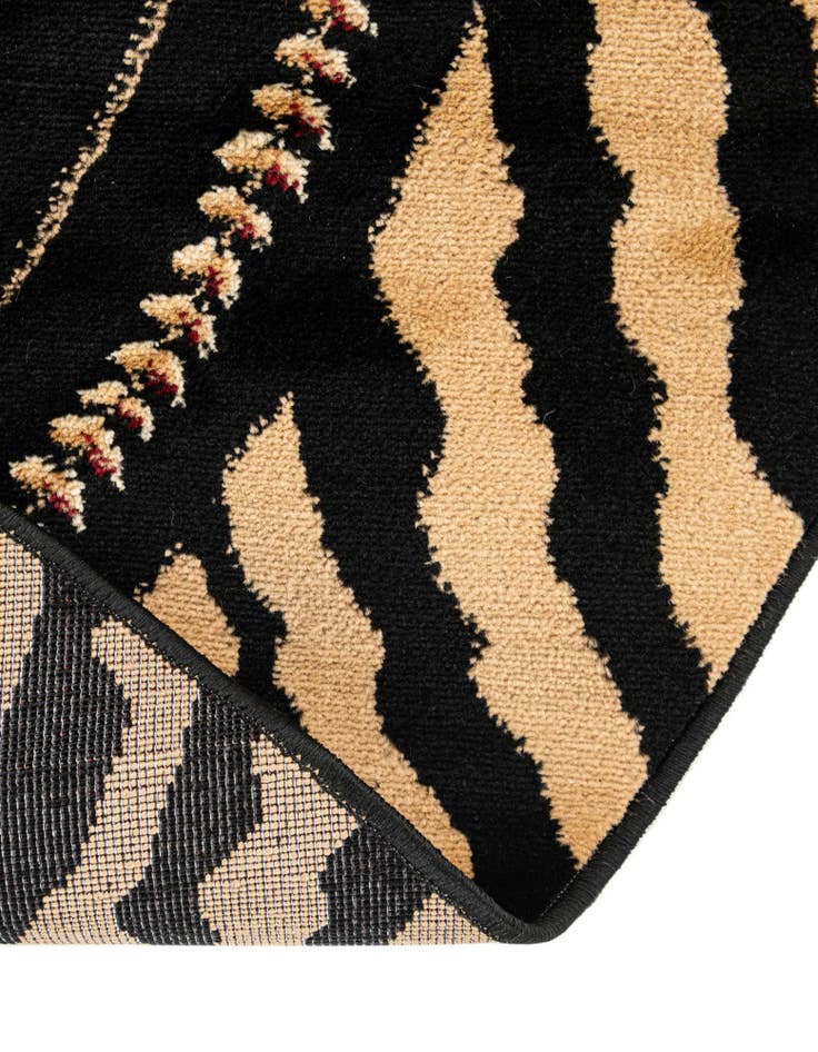 Detail image of 7' 10 x 7' 10 Safari Round Rug