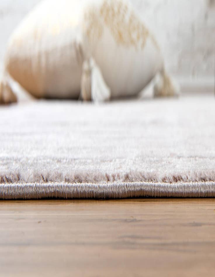 Detail image of 5' 3 x 5' 3 Uptown Lexington Avenue Round Rug