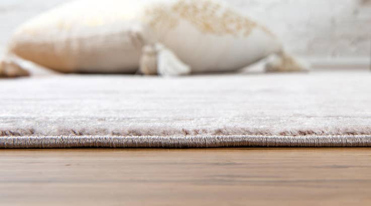 Detail image of 8' x 8' Uptown Lexington Avenue Round Rug