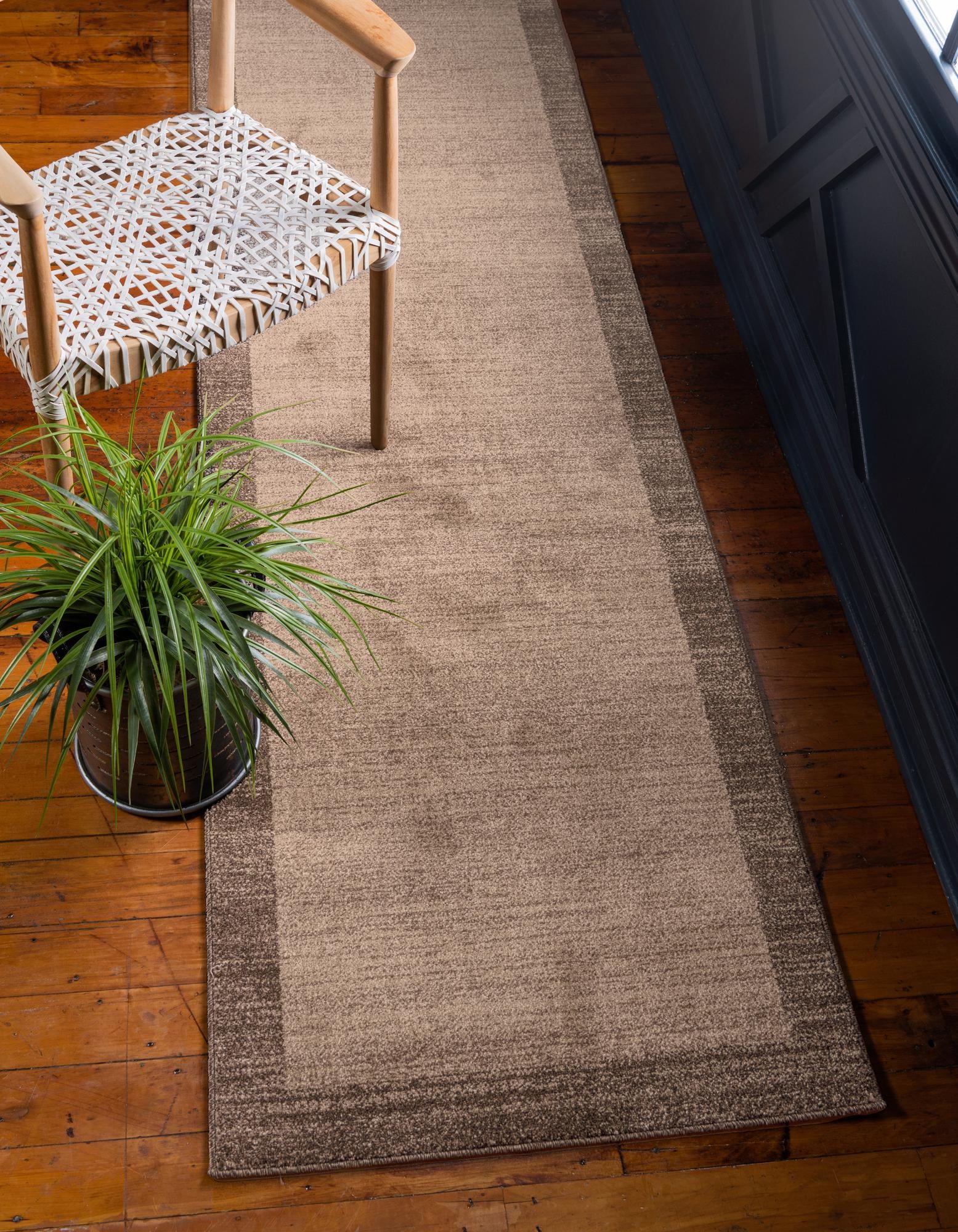 2' 7 x 10' Angelica Runner Rug