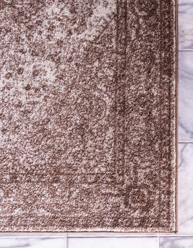Detail image of 2' x 8' 8 Bexley Runner Rug