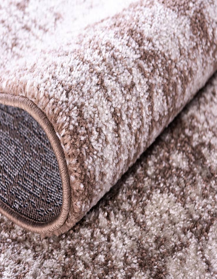 Detail image of 2' x 8' 8 Bexley Runner Rug