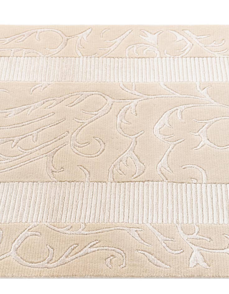 Detail image of 2' 8 x 10' 4  Hand Knotted Darya Wool Runner Rug