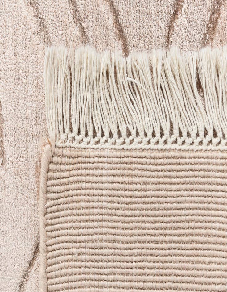 Detail image of 2' 8 x 10' Darya Runner Rug