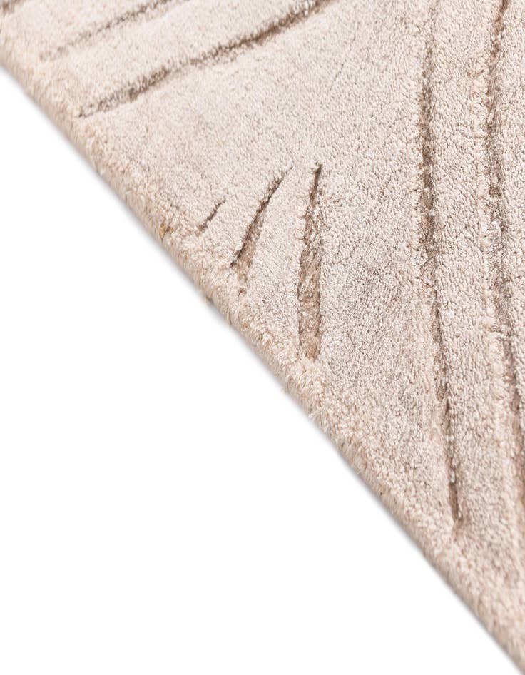 Detail image of 2' 8 x 10' Darya Runner Rug