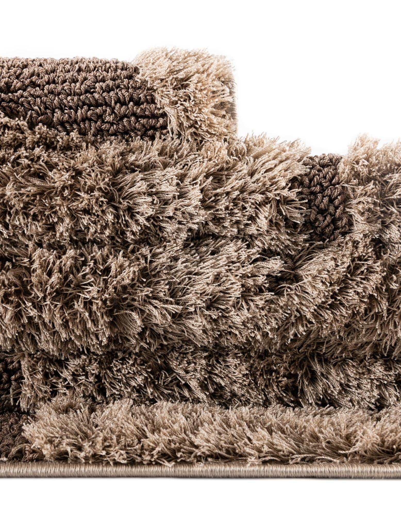 2' x 6' 7 Floral Shag Runner Rug