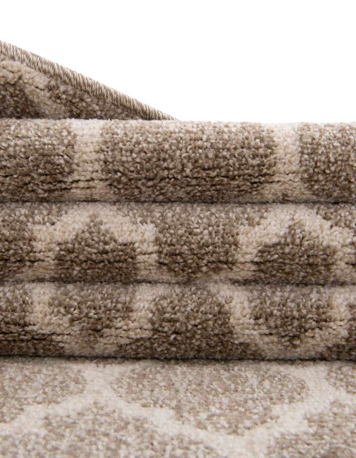 2' 7 x 19' 8 Lattice Runner Rug