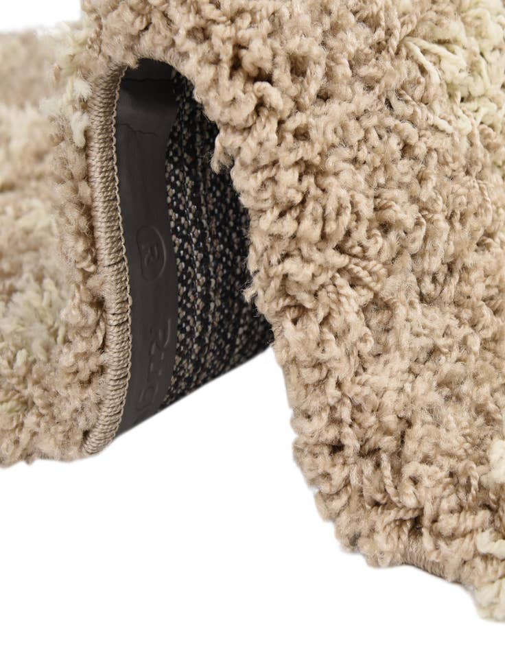 Detail image of 2' x 7' Lattice Shag Runner Rug