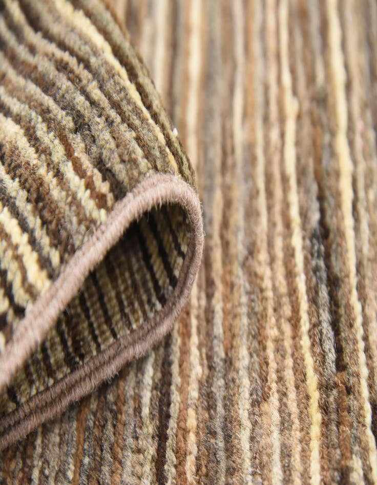Detail image of 2' 6 x 9' 8 Modern Ziegler Runner Rug