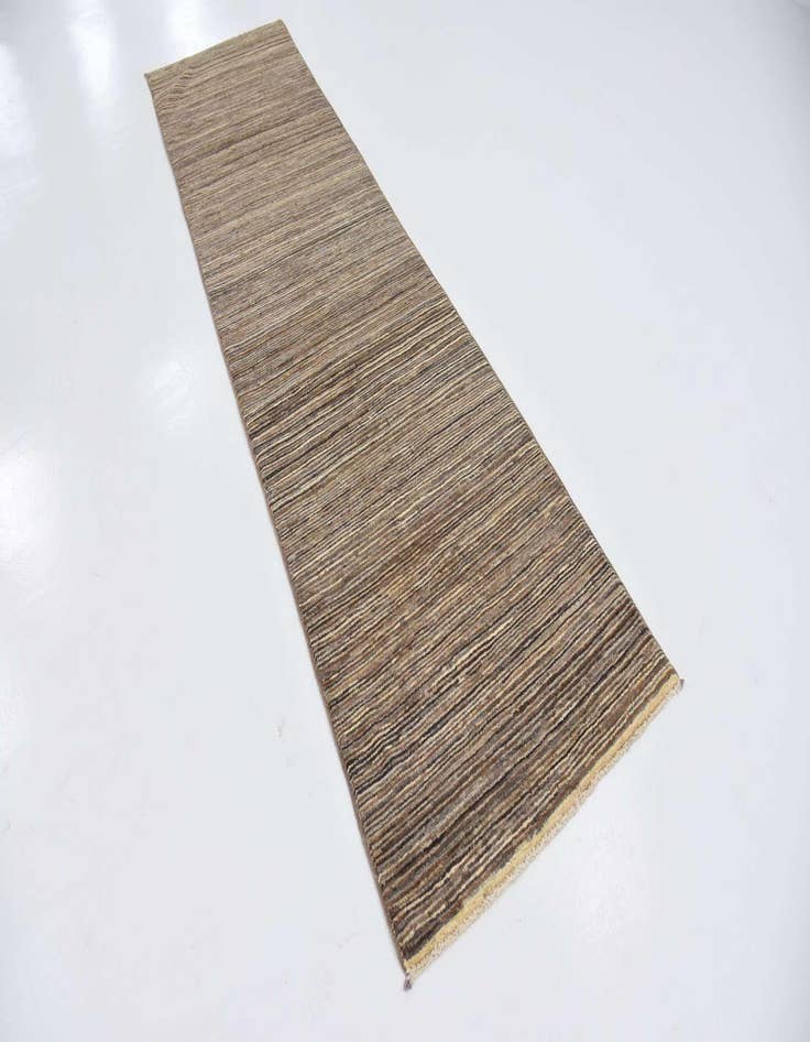 Detail image of 2' 6 x 9' 8 Modern Ziegler Runner Rug