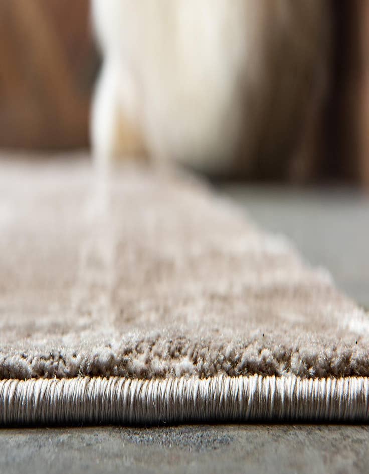 Detail image of 2' 2 x 6' Uptown Lexington Avenue Runner Rug