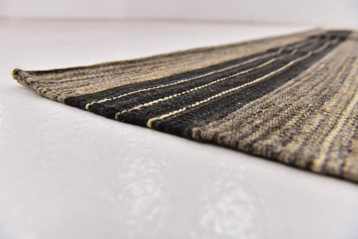 Detail image of 6' 2 x 7' 4 Hand Woven Kilim Modern Wool Square Rug