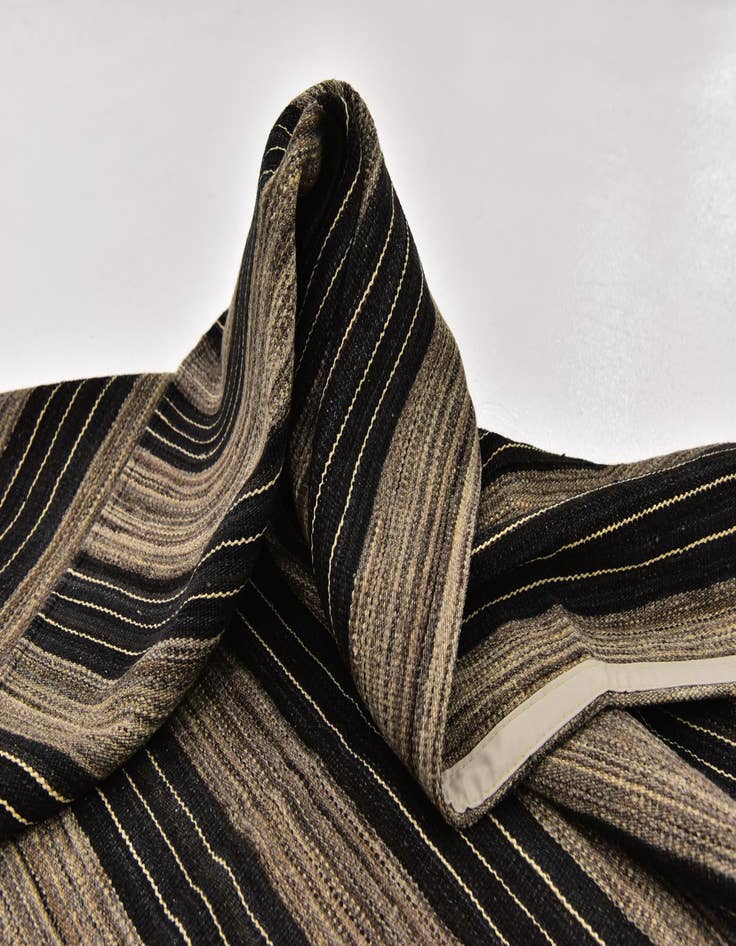 Detail image of 6' 2 x 7' 4  Hand Woven Kilim Modern Wool Square Rug