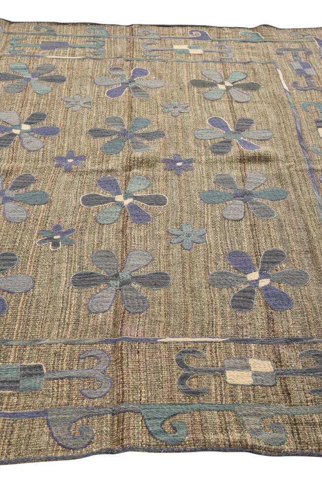 Detail image of 5' 5 x 5' 7 Hand Woven Kilim Suzani Wool Square Rug