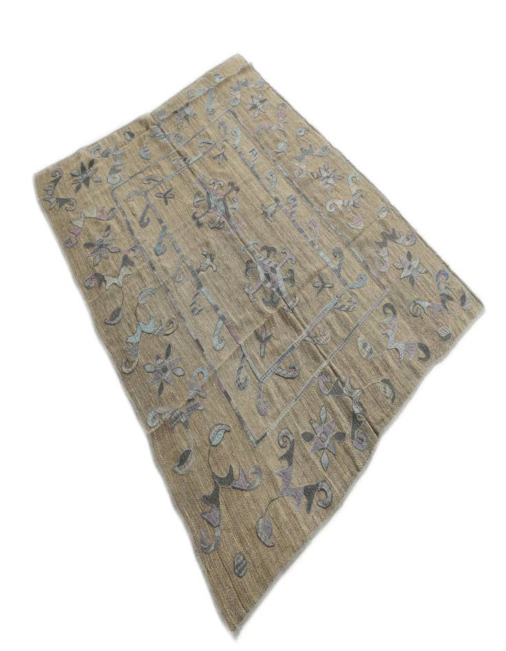 Detail image of 5' 2 x 6' 5  Hand Woven Kilim Suzani Wool Square Rug