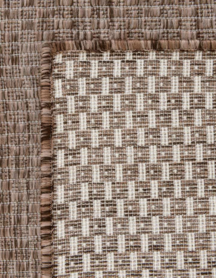 7' 10 x 7' 10 Easy-Clean Solid Indoor / Outdoor Square Rug