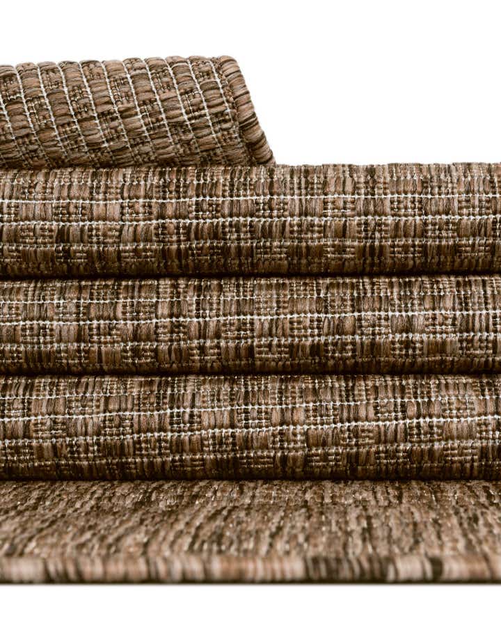 7' 10 x 7' 10 Easy-Clean Solid Indoor / Outdoor Square Rug