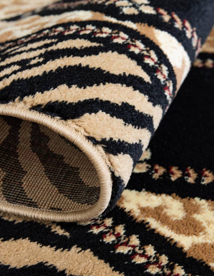 Detail image of 6' x 6' Savannah Square Rug