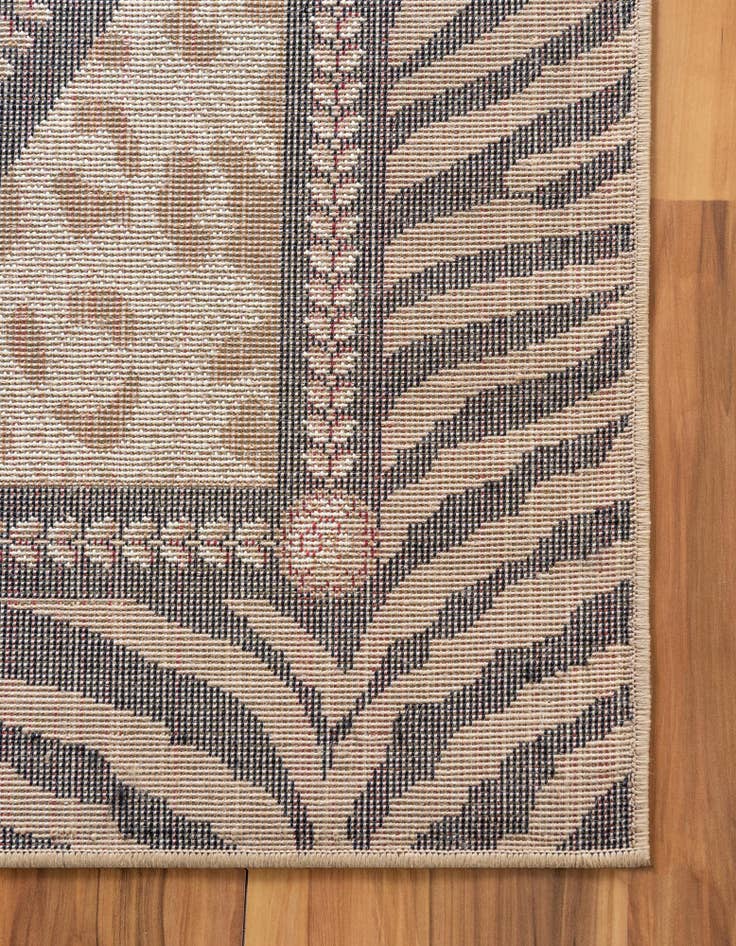 Detail image of 6' x 6' Savannah Square Rug
