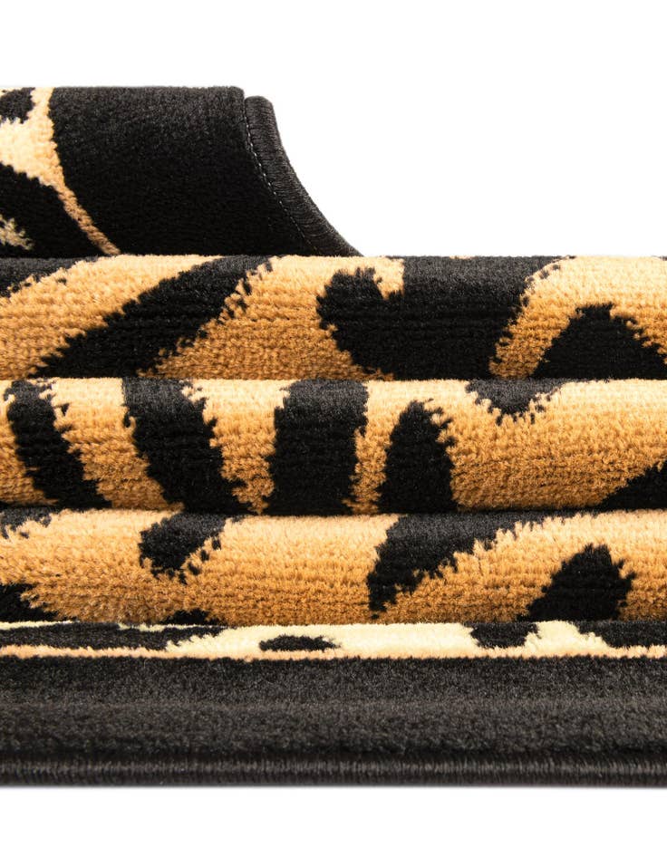 Detail image of 6' x 6' Savannah Square Rug