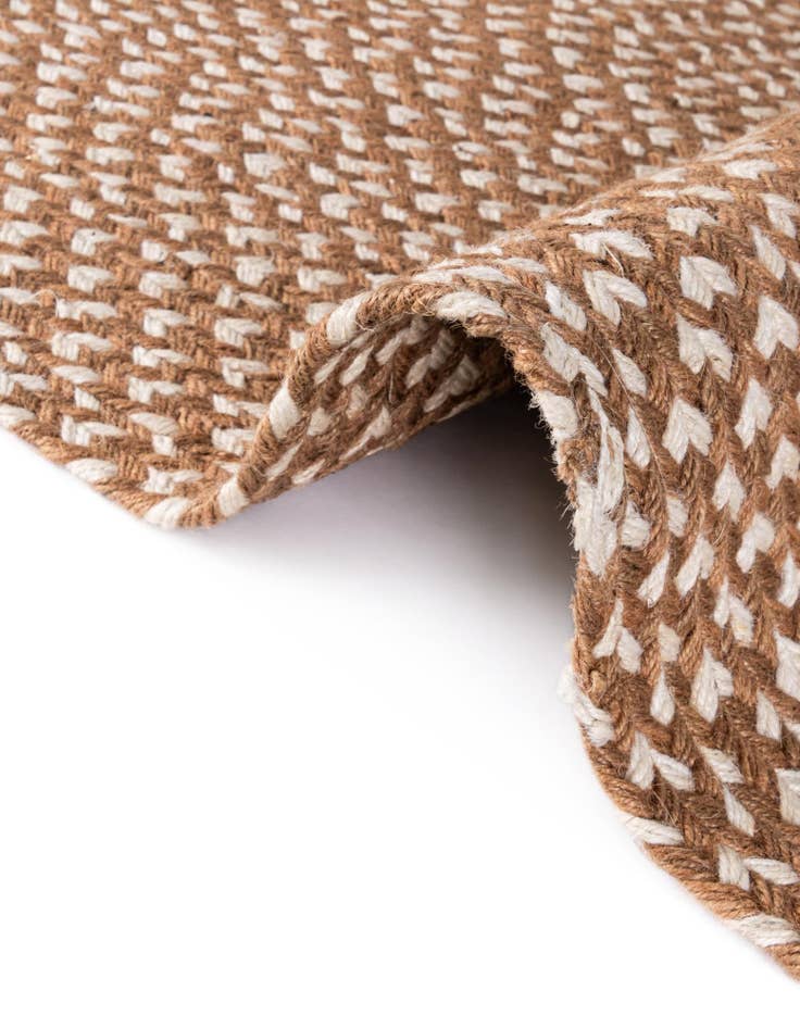 Detail image of 7' 10 x 7' 10  Hand Tweed Braided Jute Square Rug