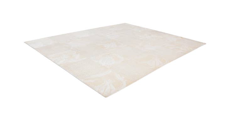 Detail image of 8' 1 x 9' 10 Hand Knotted Darya Wool Rug