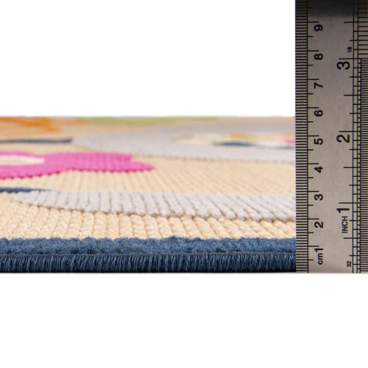 5' 3 x 7' 7 Easy-Clean Indoor / Outdoor Rug