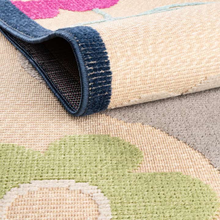 5' 3 x 7' 7 Easy-Clean Indoor / Outdoor Rug