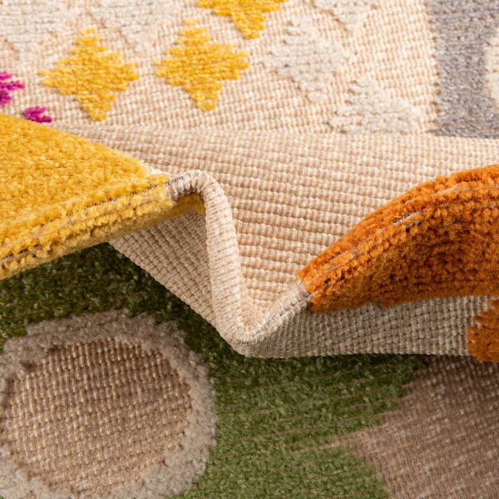 5' 3 x 7' 7 Easy-Clean Indoor / Outdoor Rug