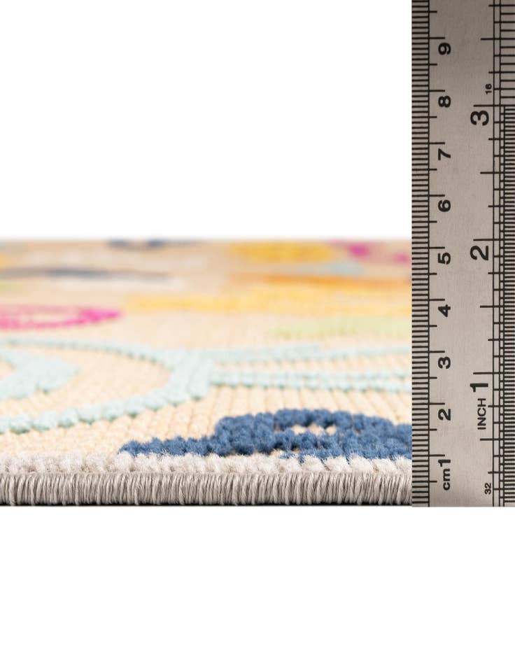 Detail image of 5' 3 x 7' 7  Washable  Indoor / Outdoor Rug