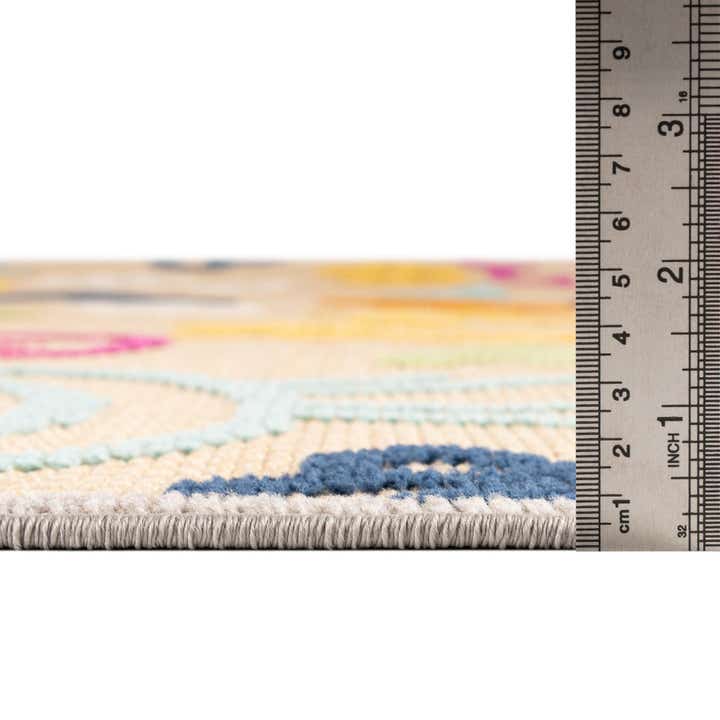5' 3 x 7' 7 Easy-Clean Indoor / Outdoor Rug