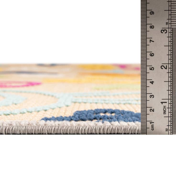 Detail image of 5' 3 x 7' 7 Easy-Clean Indoor / Outdoor Rug