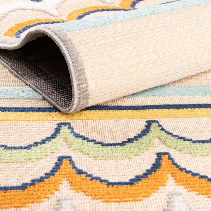 5' 3 x 7' 7 Easy-Clean Indoor / Outdoor Rug