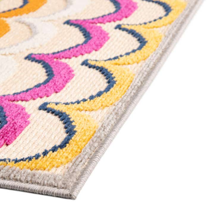 5' 3 x 7' 7 Easy-Clean Indoor / Outdoor Rug