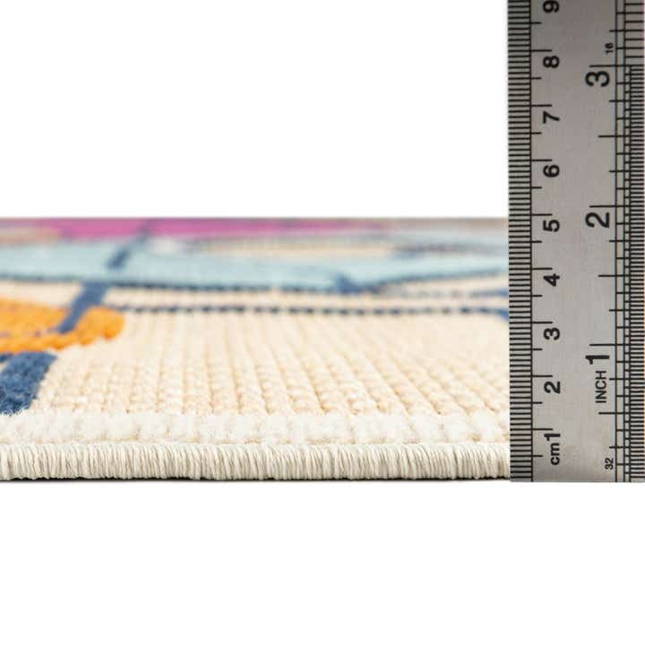 5' 3 x 7' 7 Easy-Clean Indoor / Outdoor Rug