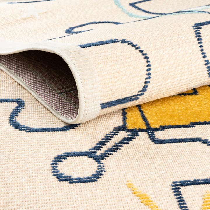 5' 3 x 7' 7 Easy-Clean Indoor / Outdoor Rug