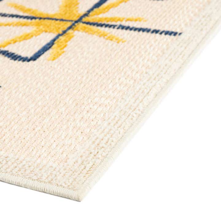 5' 3 x 7' 7 Easy-Clean Indoor / Outdoor Rug