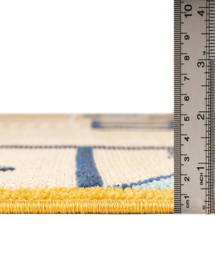 Detail image of 5' 3 x 7' 7  Washable  Indoor / Outdoor Rug