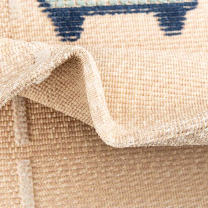 5' 3 x 7' 7 Easy-Clean Indoor / Outdoor Rug