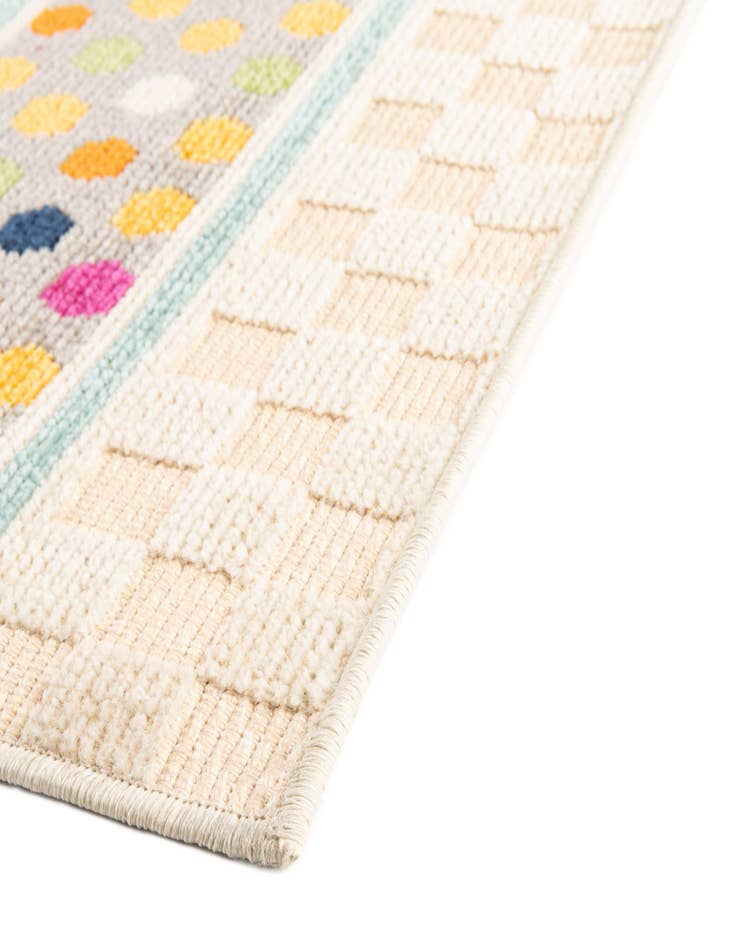 Detail image of 5' 3 x 7' 7 Easy-Clean Indoor / Outdoor Rug