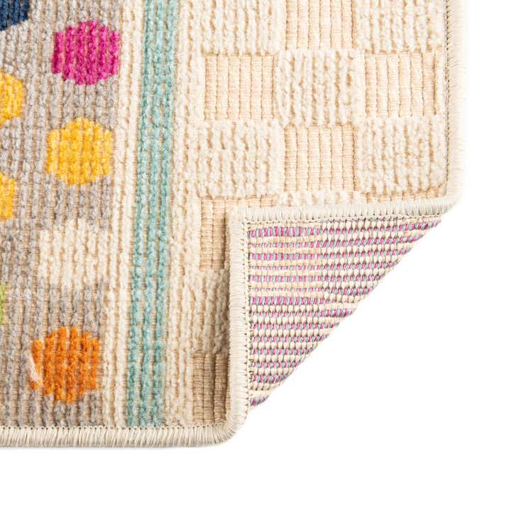 5' 3 x 7' 7 Easy-Clean Indoor / Outdoor Rug