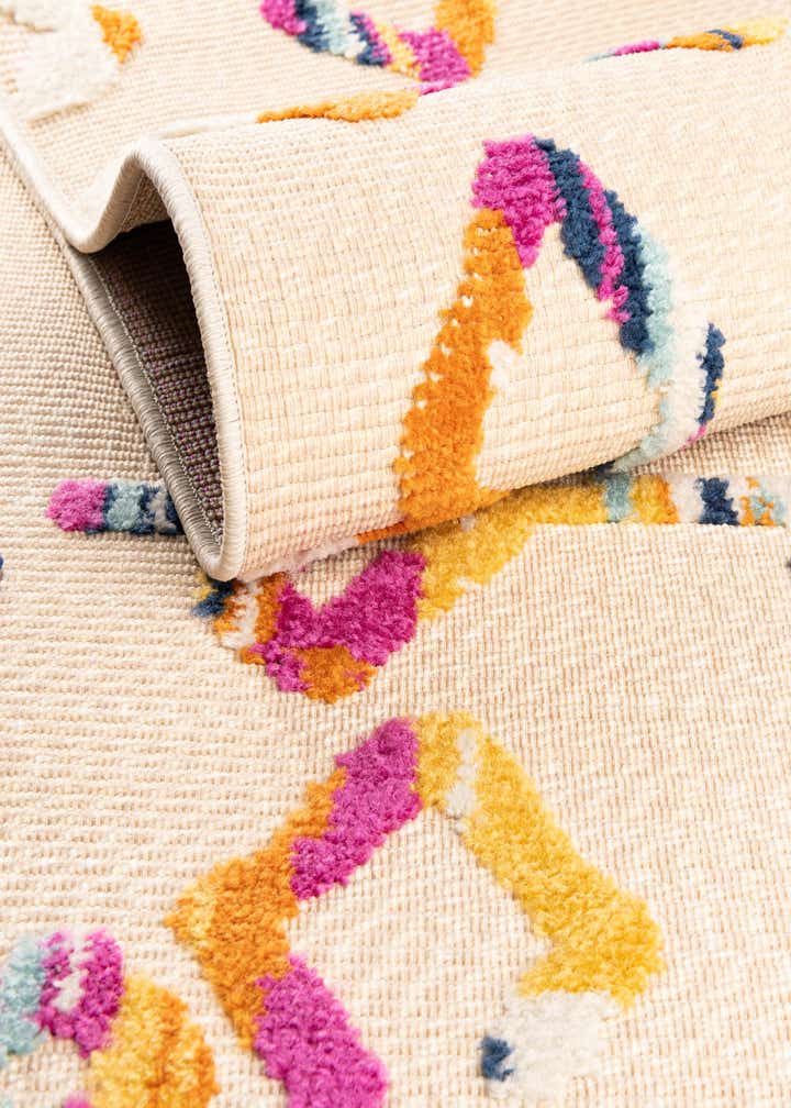 5' 3 x 7' 7 Easy-Clean Indoor / Outdoor Rug