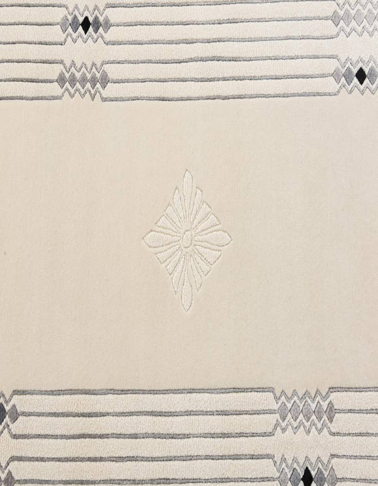 Detail image of 2' 8 x 13' 3  Hand Knotted Darya Wool Runner Rug