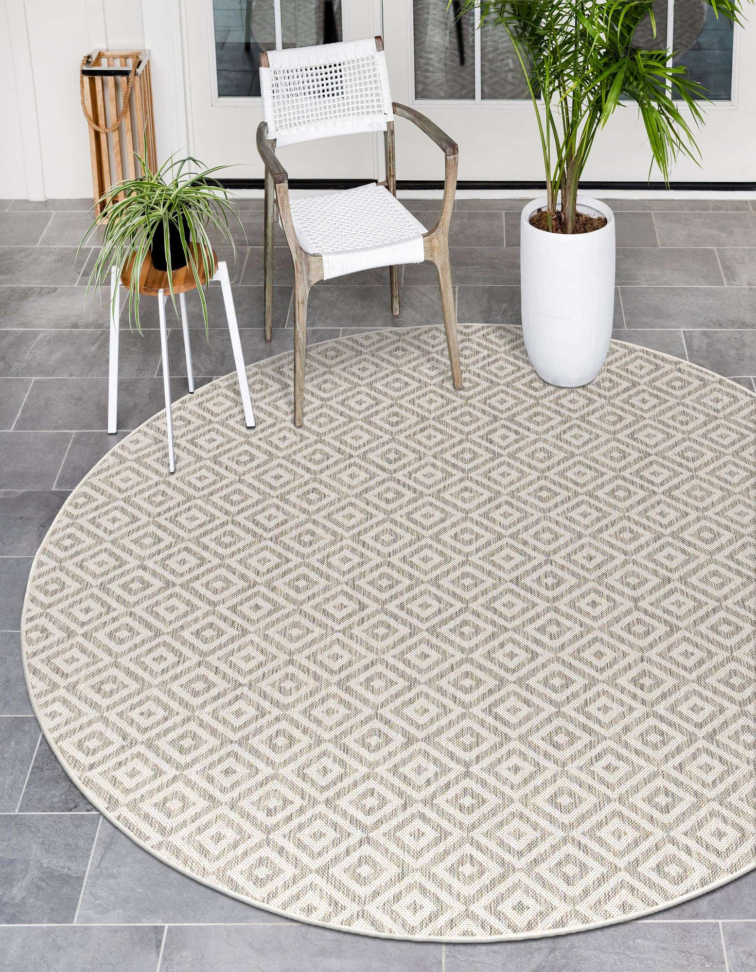 Light Gray 6' 7 x 6' 7 Jill Zarin Costa Rica Round Indoor / Outdoor Rug