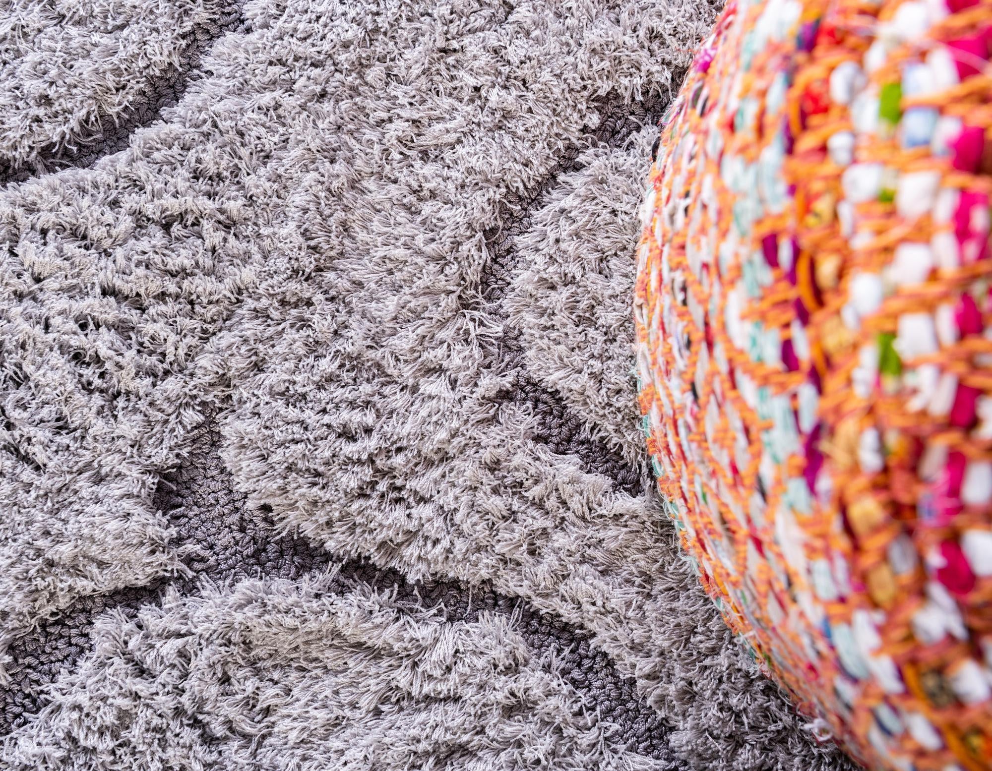 2' 7 x 10' Floral Shag Runner Rug
